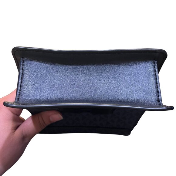 Michael Kors Crossbody - Picture 6 of 7